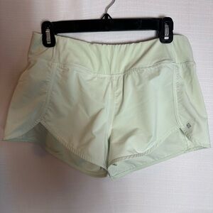 Antonio Melani Women's Light Green Shorts, size M